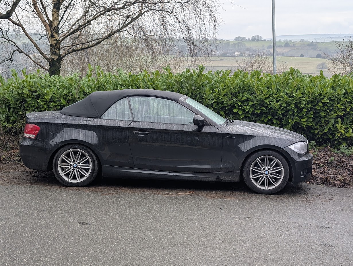 Original vehicle photo before AI processing